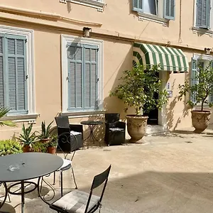  Hotel Chanteclair France